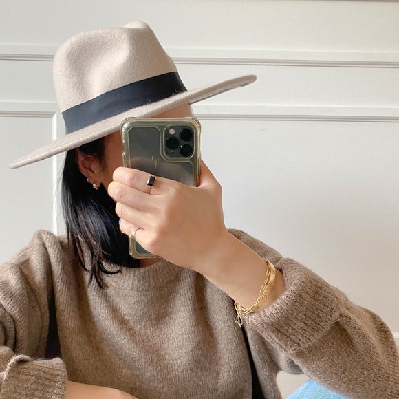 *NEW* 14K Gold Plated Hoop Earrings - Picture 5 of 5